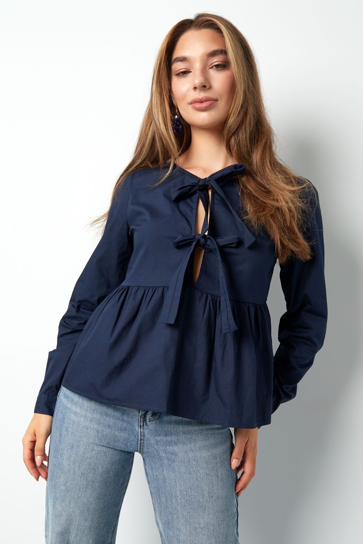 Longsleeve peplum top with bows - black Picture2